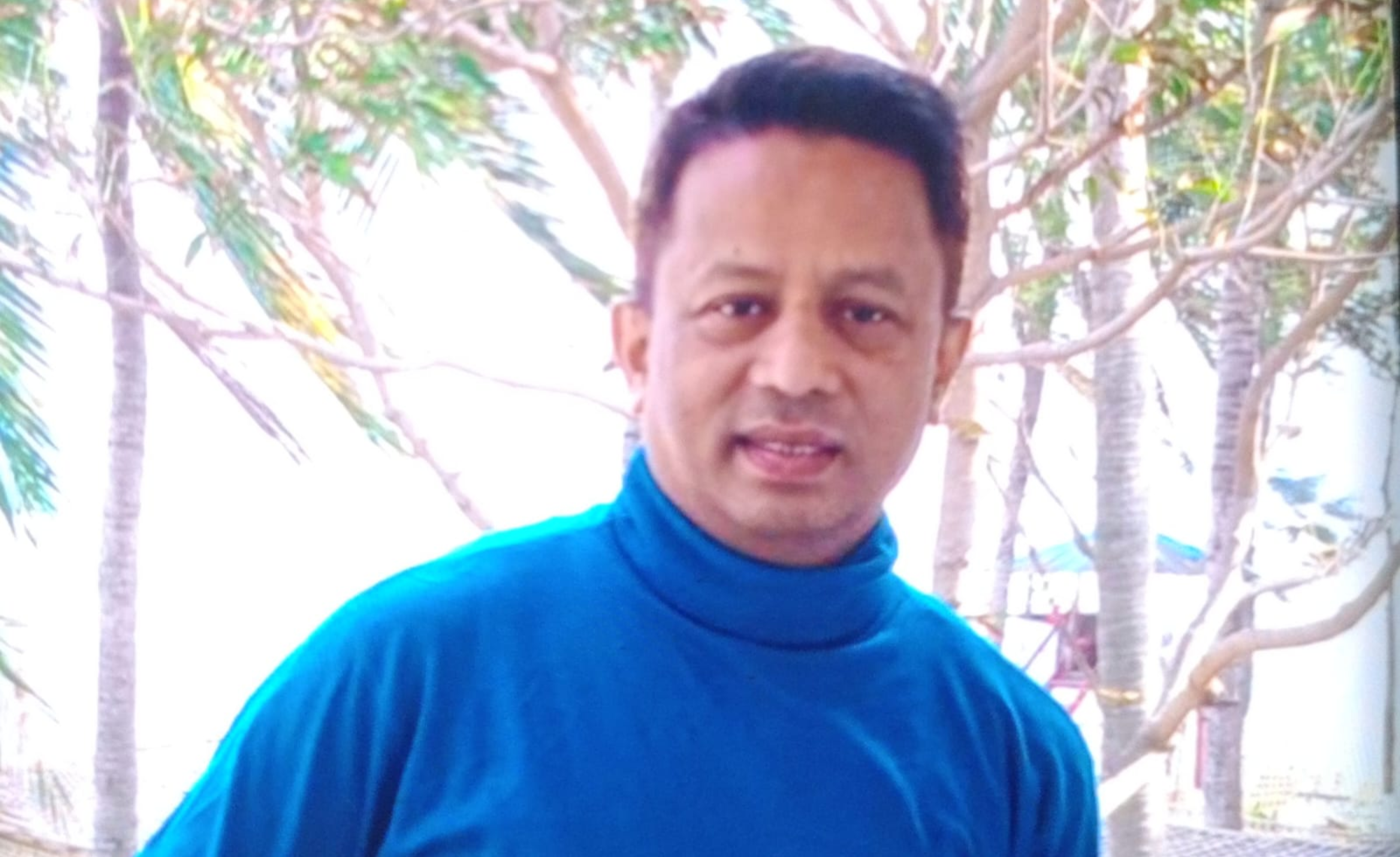 স্টাফ বাসে সিট বিতর্ক: জবি কর্মকর্তার বিরুদ্ধে হেনস্তার অভিযোগ নারী শিক্ষার্থীদের